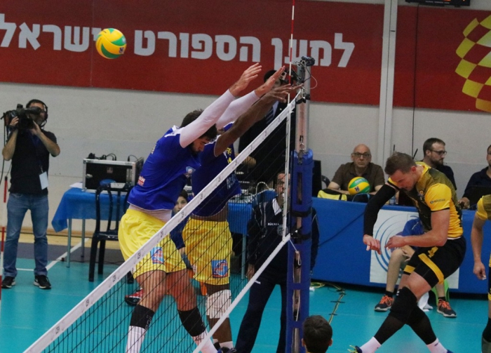 Maccabi - Shakhtior in Tel Aviv_17