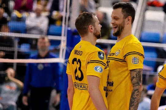 30-4qtzUySiPgE
