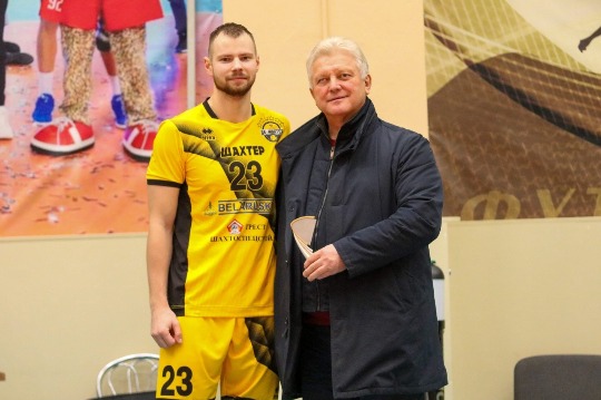 01-hCezc5WJVMk