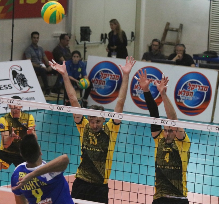 Maccabi - Shakhtior in Tel Aviv_11
