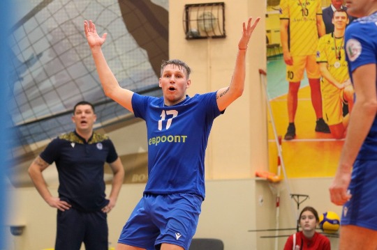 25-ycL5BettLbk